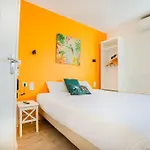 ホテル Logis Hotel- Restaurant Le Rialto 2*