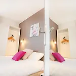 ホテル Logis Hotel- Restaurant Le Rialto ル・セケストル