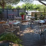 ホテル Logis Hotel- Restaurant Le Rialto 2*