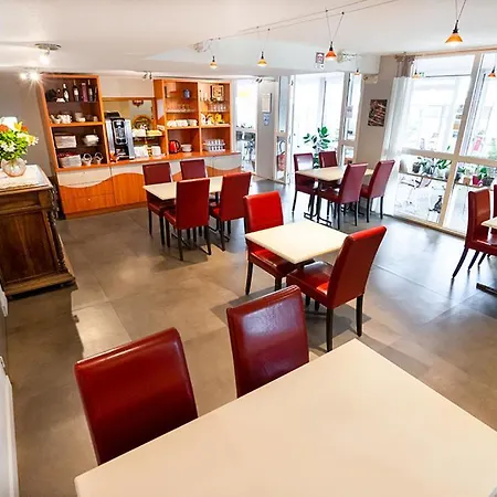 מלון Logis Hotel- Restaurant Le Rialto לה סיקווסטרה