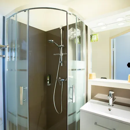 Logis Hotel- Restaurant Le Rialto 酒店