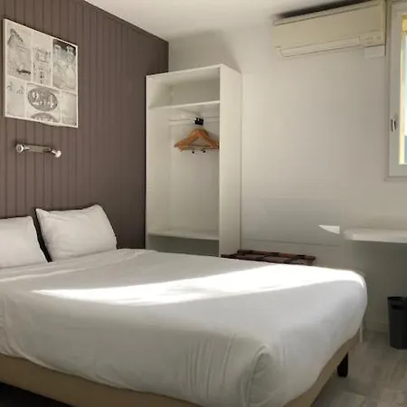 酒店 Logis Hotel- Restaurant Le Rialto 勒斯奎斯特勒