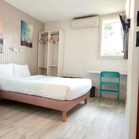 Hotel Logis Hotel- Restaurant Le Rialto 2*