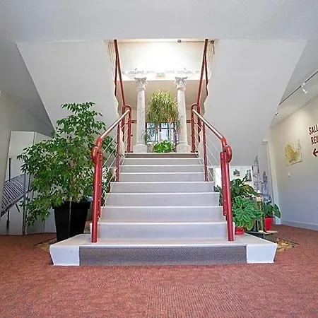 Logis Hotel- Restaurant Le Rialto 2* 勒斯奎斯特勒