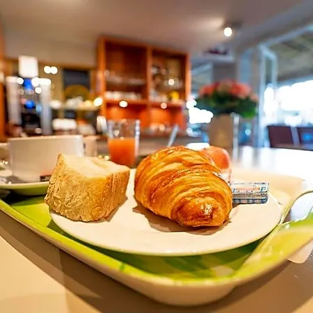 Logis Hotel- Restaurant Le Rialto 2*