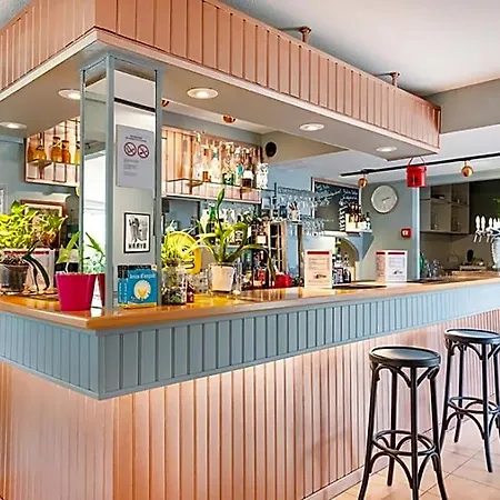Logis Hotel- Restaurant Le Rialto 酒店 勒斯奎斯特勒