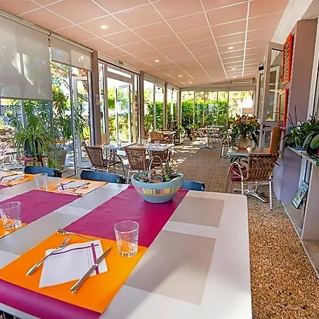 Logis Hotel- Restaurant Le Rialto 酒店 勒斯奎斯特勒